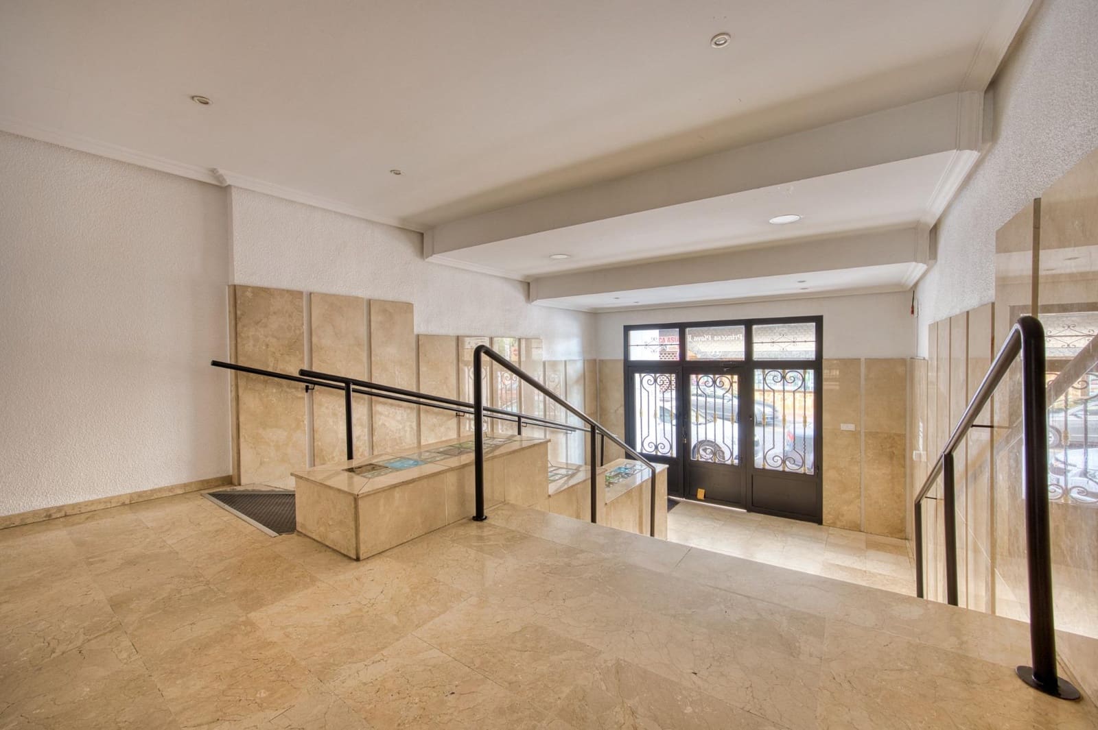 2 sovrum Lägenhet till salu i Torrevieja med pool garage - 133 000 € (Ref: 10065608)