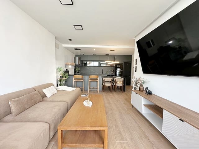 3 makuuhuone Omakotitalo myytävänä paikassa Torrevieja mukana uima-altaan - 539 000 € (Ref: 10065642)