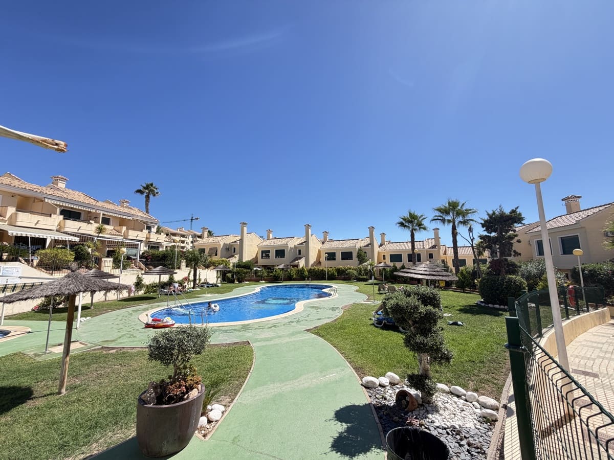 2 soveværelse Byhus til salg i Campoamor med swimmingpool - € 239.995 (Ref: 10077020)