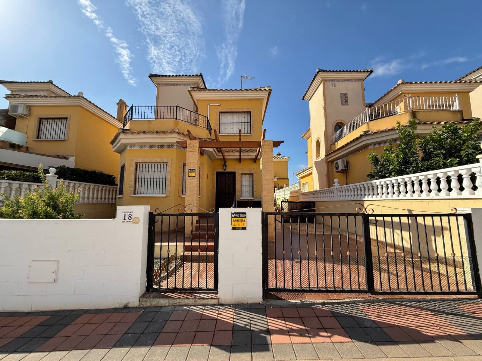2 Zimmer Villa zu verkaufen in Ciudad Quesada mit Pool Garage - 215.000 € (Ref: 10077024)