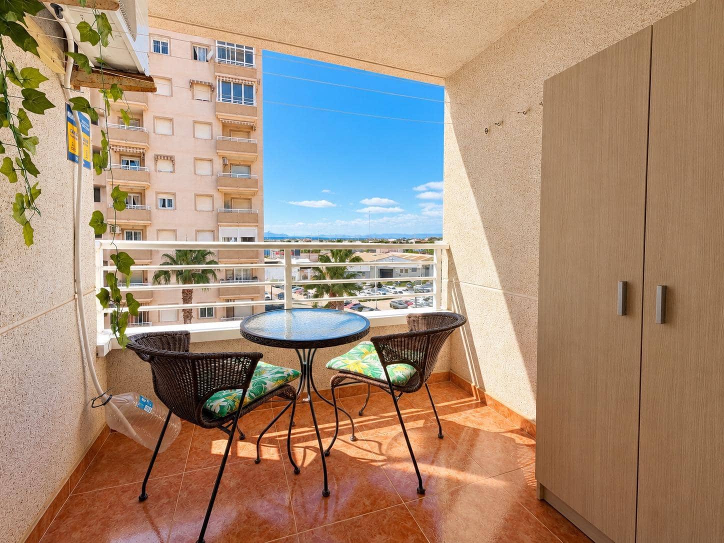 2 sypialnia Apartament na sprzedaż w Torrevieja z basenem - 129 900 € (Ref: 10077251)