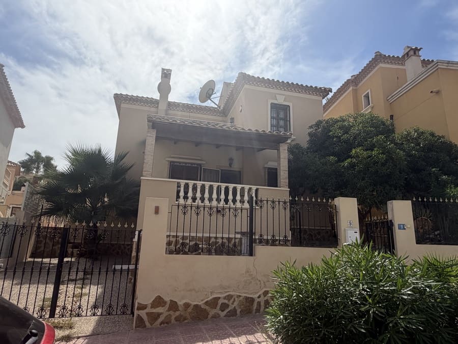 3 makuuhuone Huvila myytävänä paikassa Ciudad Quesada mukana uima-altaan - 300 000 € (Ref: 10085034)
