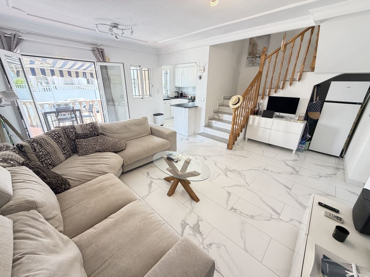 5 Zimmer Villa zu verkaufen in Villamartin mit Pool - 475.000 € (Ref: 10088703)