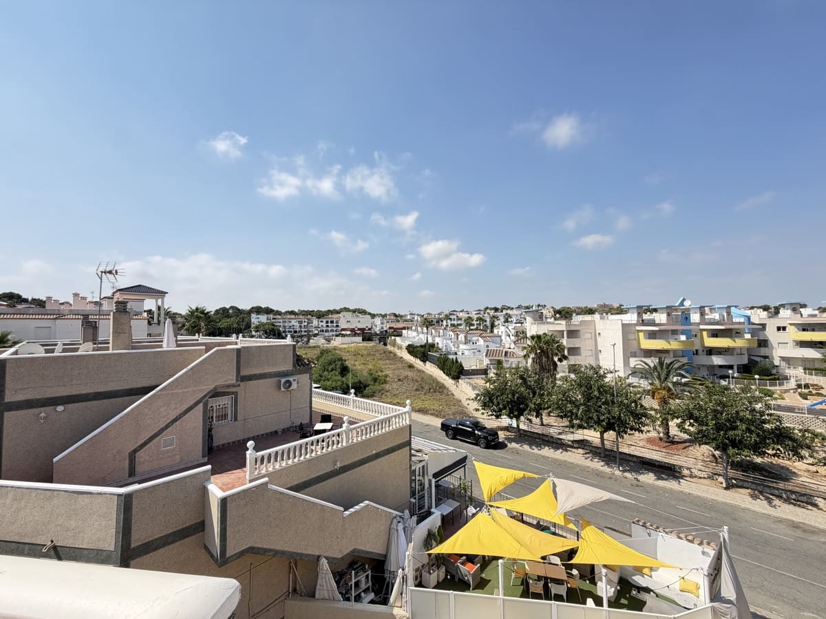 5 Zimmer Villa zu verkaufen in Villamartin mit Pool - 475.000 € (Ref: 10088703)