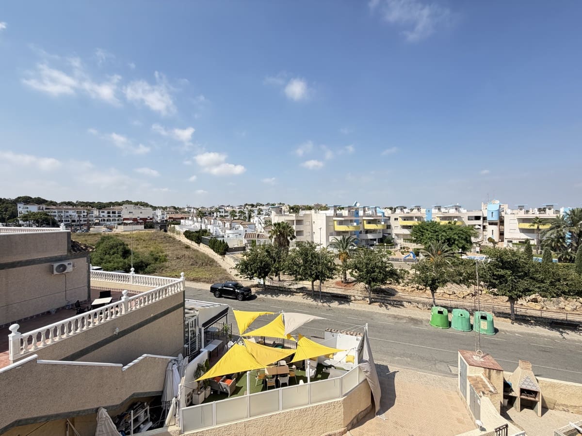 5 Zimmer Villa zu verkaufen in Villamartin mit Pool - 475.000 € (Ref: 10088703)