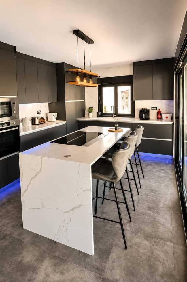 5 slaapkamer Villa te koop in San Luis met zwembad - € 850.000 (Ref: 10116400)