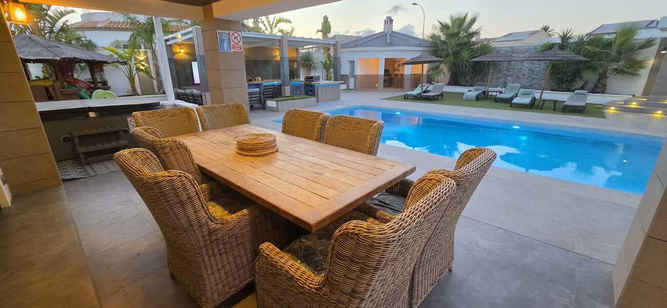 5 slaapkamer Villa te koop in San Luis met zwembad - € 850.000 (Ref: 10116400)