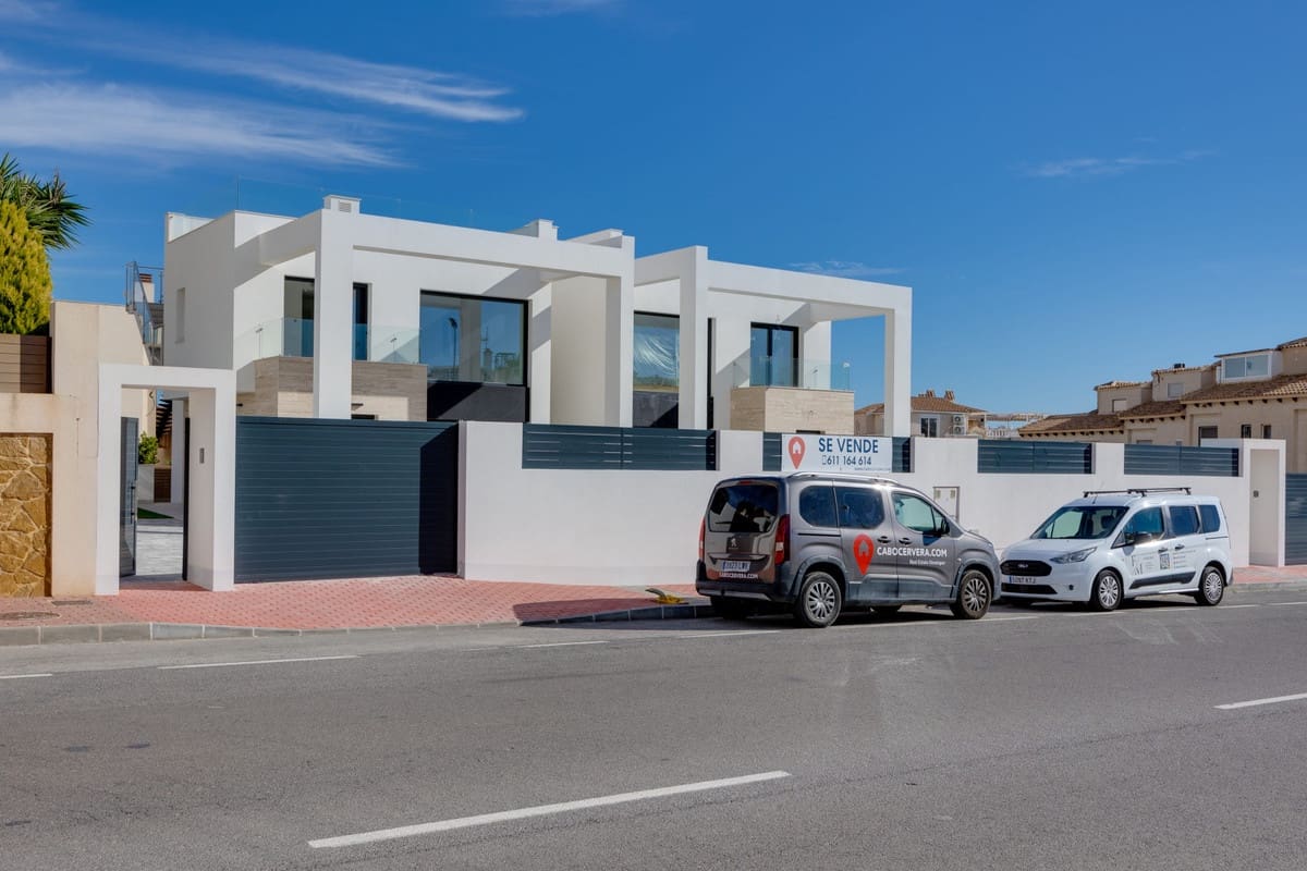 4 bedroom Villa for sale in Torrevieja with pool garage - € 780,000 (Ref: 10116406)