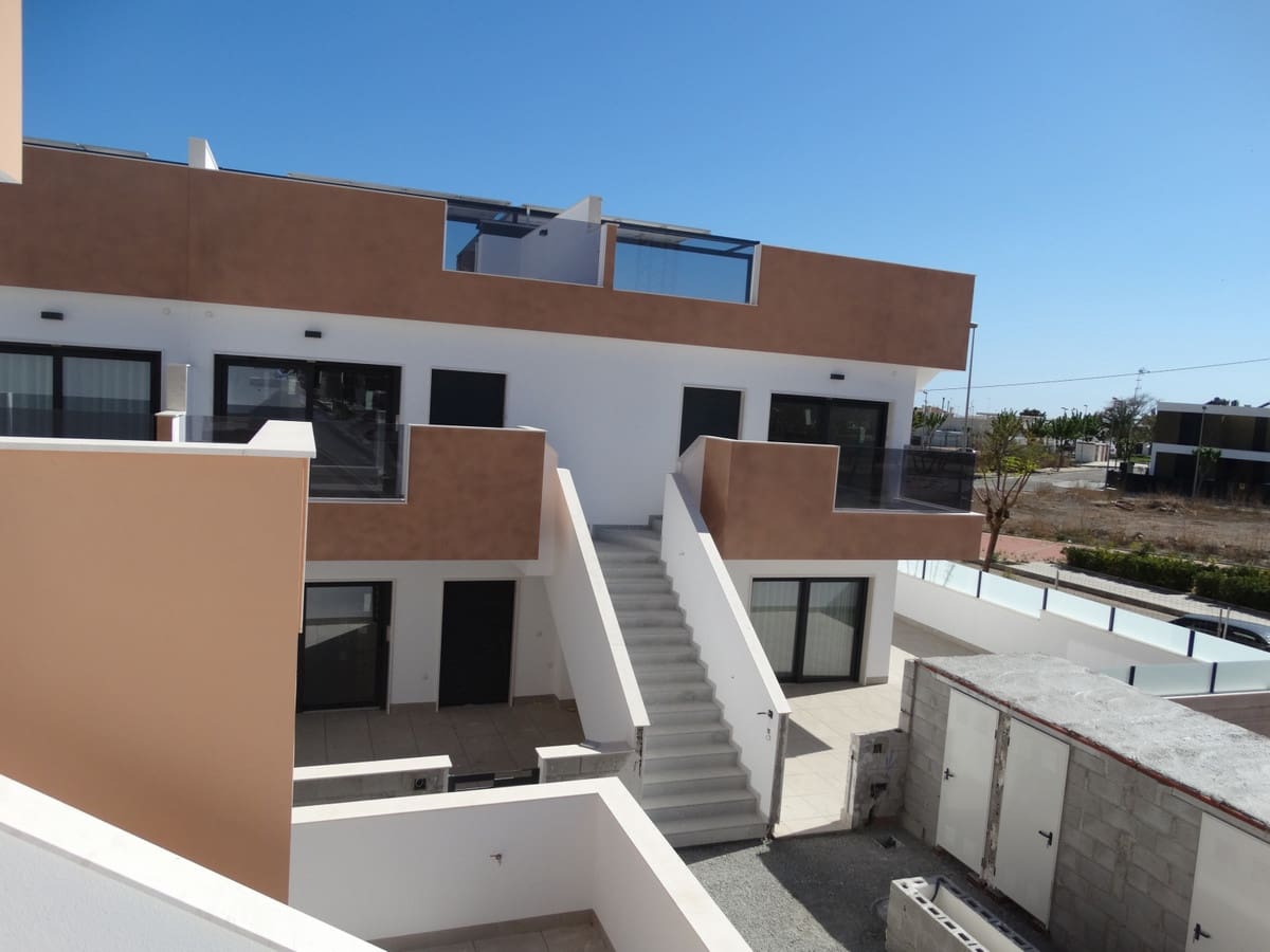 3 bedroom Apartment for sale in Pilar de la Horadada with pool garage - € 295,000 (Ref: 10116517)