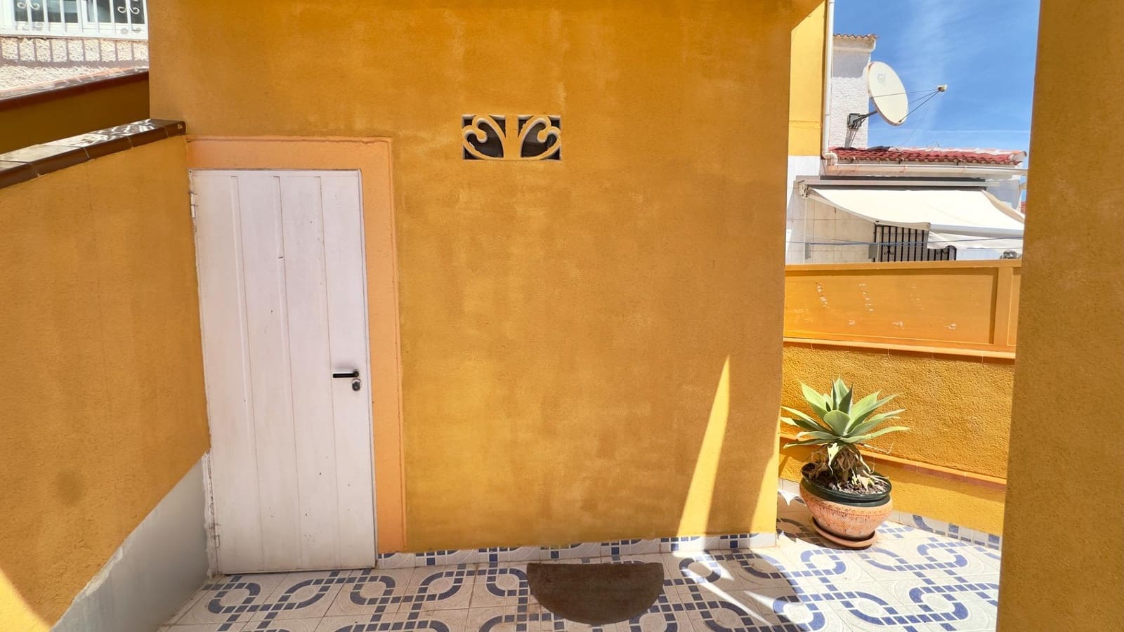 2 bedroom Bungalow for sale in Torrevieja - € 124,900 (Ref: 10116610)