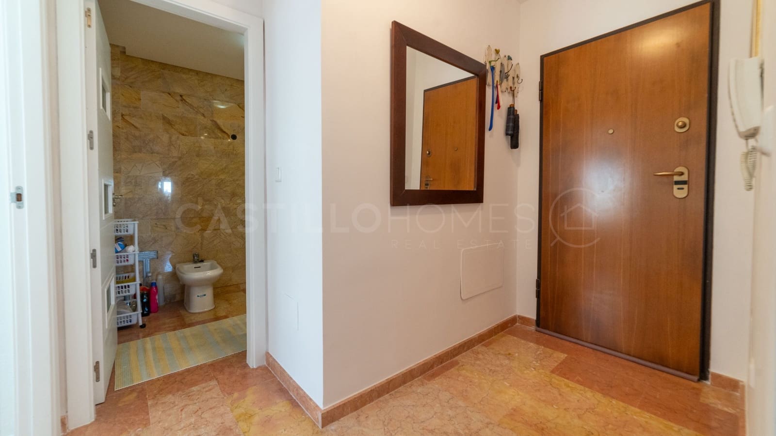 2 soverom Leilighet til salgs i Torrevieja med svømmebasseng - € 299 998 (Ref: 10116649)
