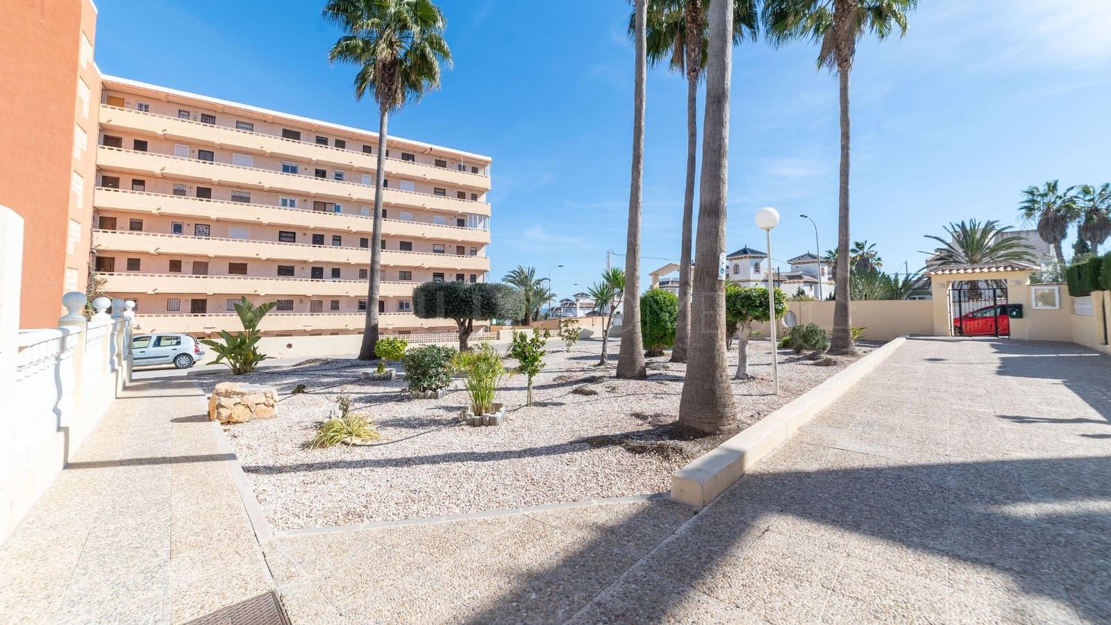 2 soverom Leilighet til salgs i Torrevieja med svømmebasseng - € 299 998 (Ref: 10116649)