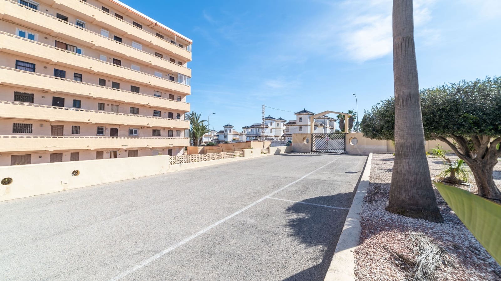 2 soverom Leilighet til salgs i Torrevieja med svømmebasseng - € 299 998 (Ref: 10116649)