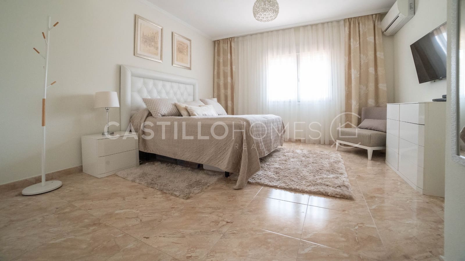 6 bedroom Villa for sale in Torrevieja with pool garage - € 930,000 (Ref: 10116652)