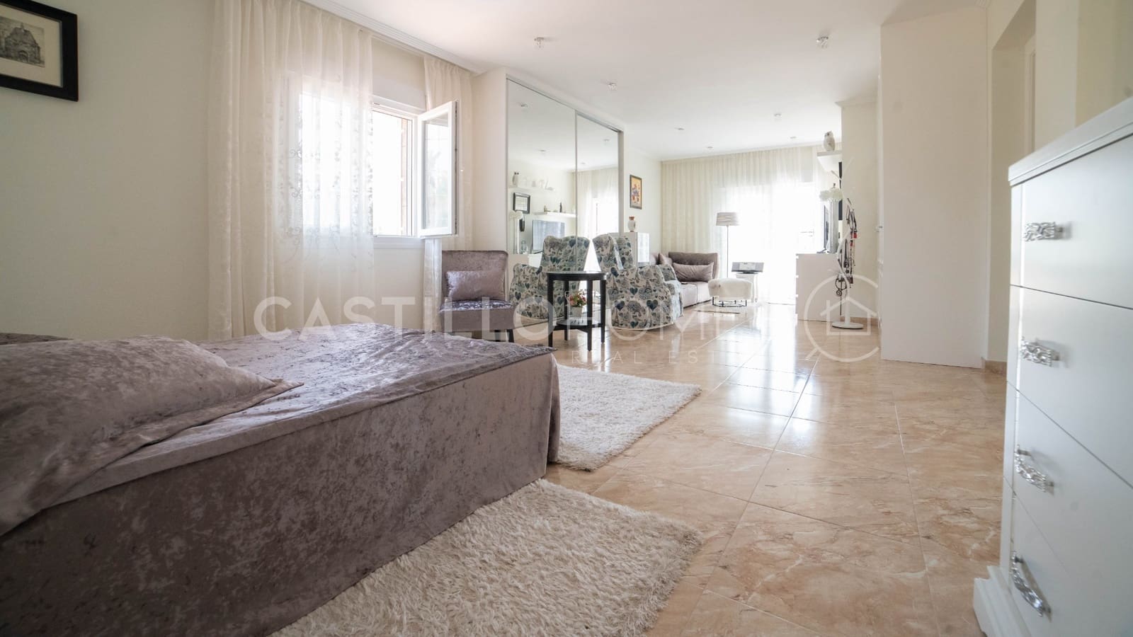 6 bedroom Villa for sale in Torrevieja with pool garage - € 930,000 (Ref: 10116652)