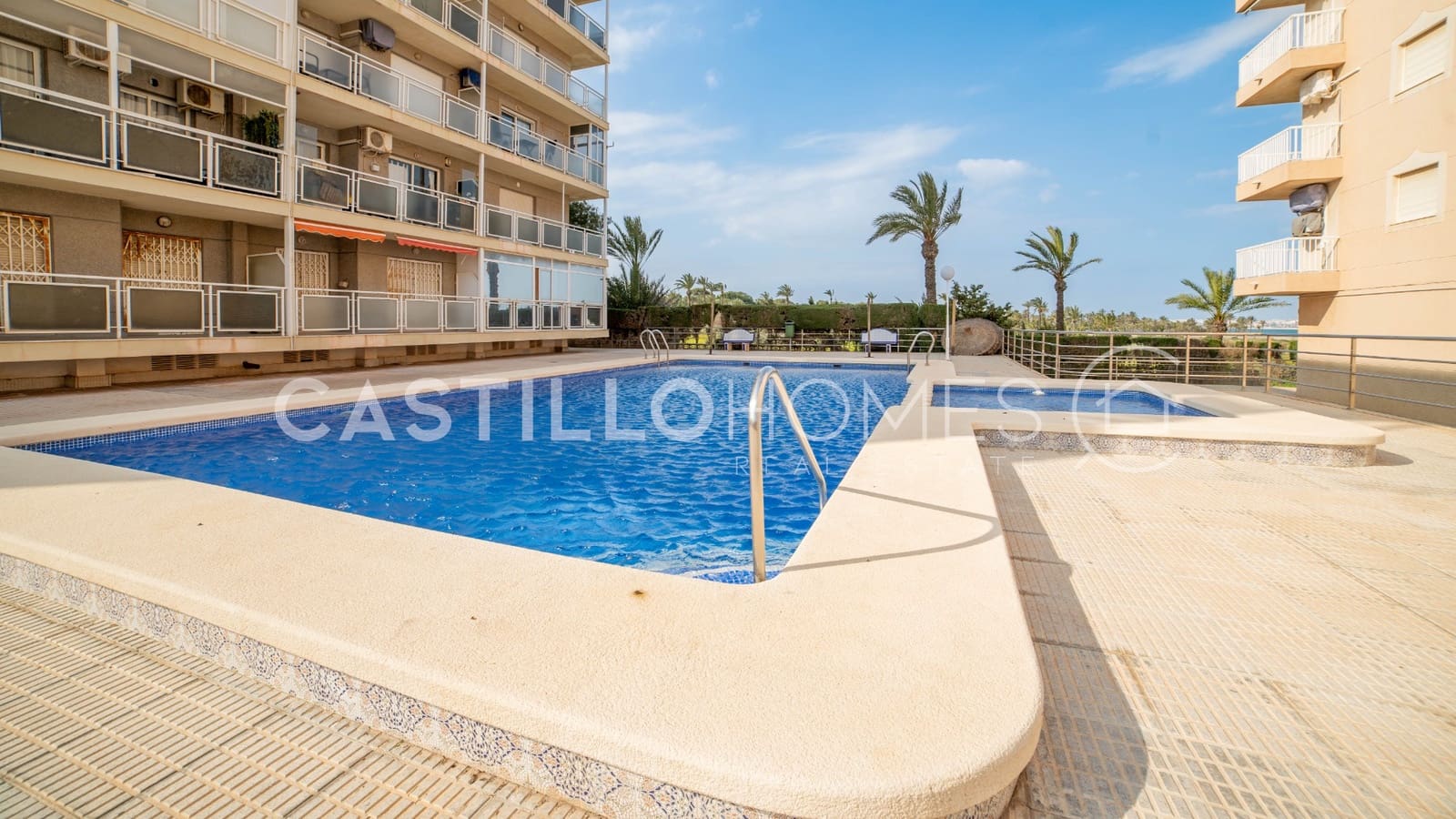 1 soverom Leilighet til salgs i Torrevieja med svømmebasseng garasje - € 160 000 (Ref: 10116700)
