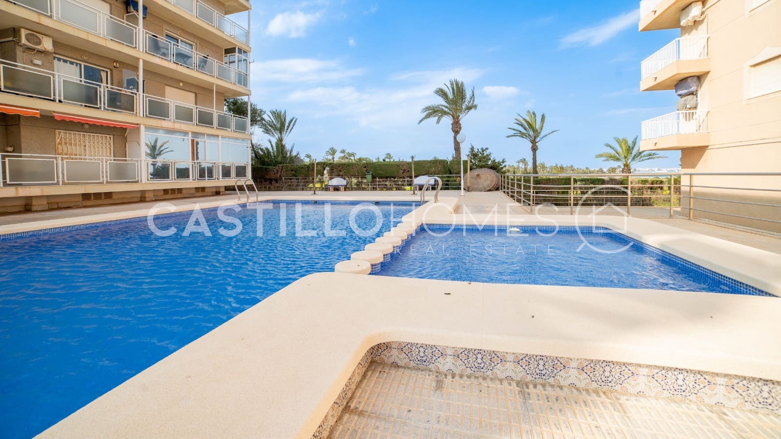 1 soverom Leilighet til salgs i Torrevieja med svømmebasseng garasje - € 160 000 (Ref: 10116700)