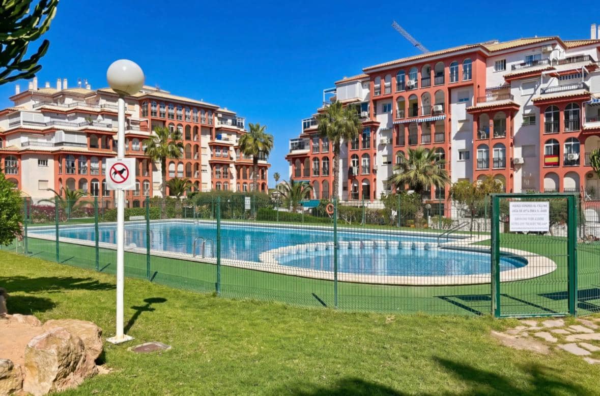 2 sovrum Lägenhet till salu i Torrevieja med pool - 189 000 € (Ref: 10116744)