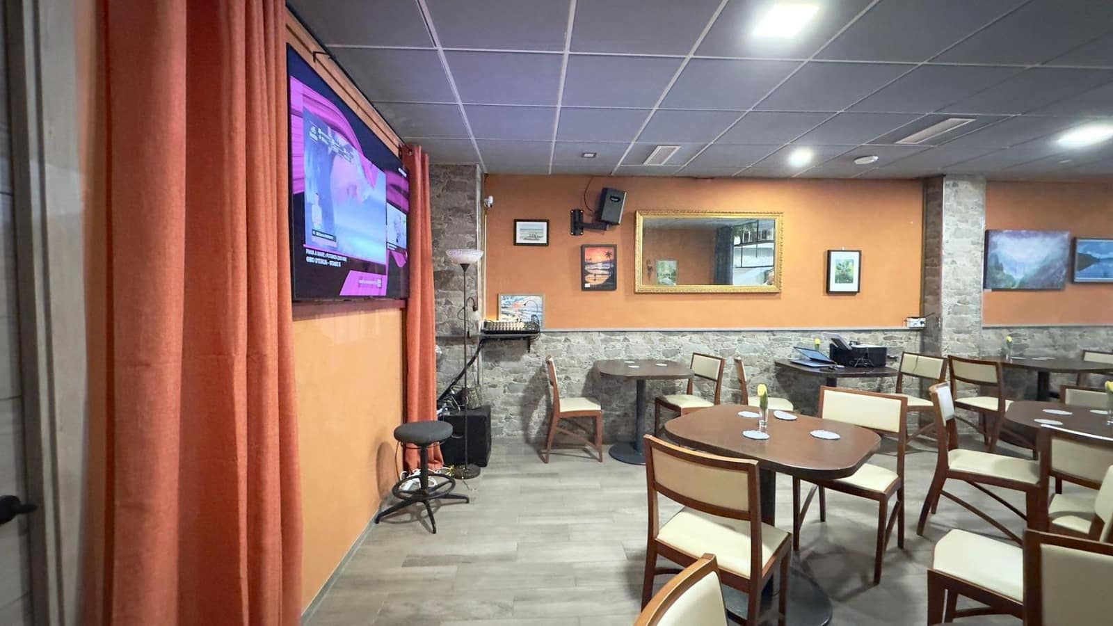 Commercial for sale in Torrevieja - € 139,900 (Ref: 10116772)