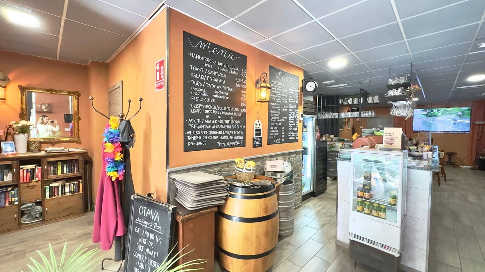 Commercial for sale in Torrevieja - € 139,900 (Ref: 10116772)