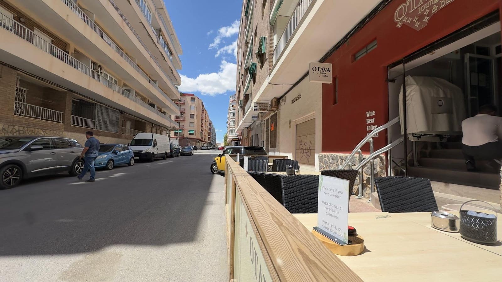 Commercial for sale in Torrevieja - € 139,900 (Ref: 10116772)