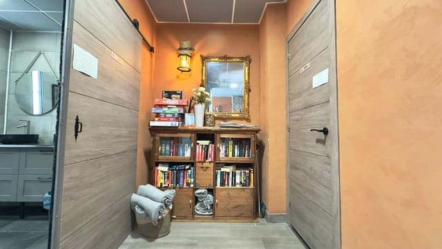Commercieel te koop in Playa del Acequión, Torrevieja - € 139.900 (Ref: 10116772)