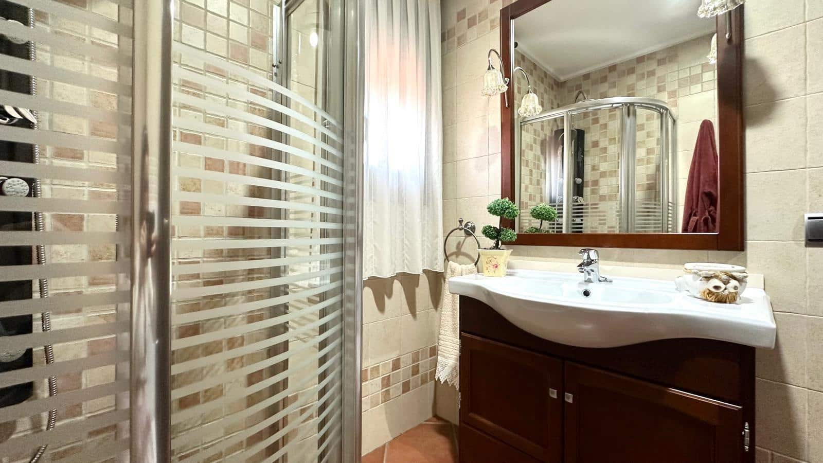 4 bedroom Townhouse for sale in La Siesta with garage - € 449,900 (Ref: 10116792)