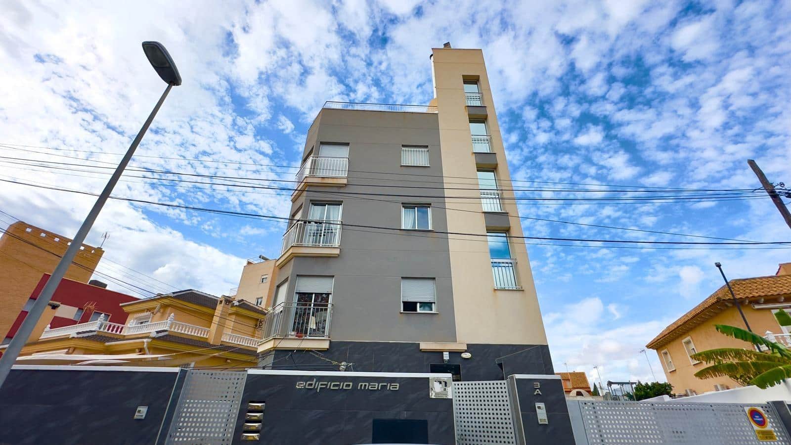 12 quarto Comercial para venda em Torrevieja com garagem - 1 550 000 € (Ref: 10116799)