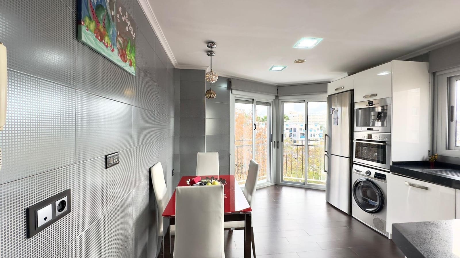 12 quarto Comercial para venda em Torrevieja com garagem - 1 550 000 € (Ref: 10116799)