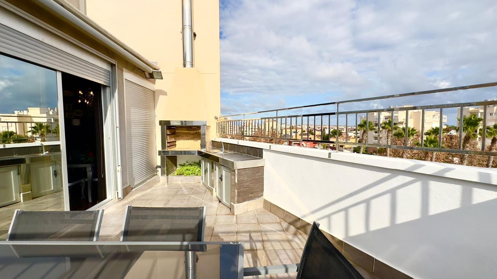 12 quarto Comercial para venda em Torrevieja com garagem - 1 550 000 € (Ref: 10116799)