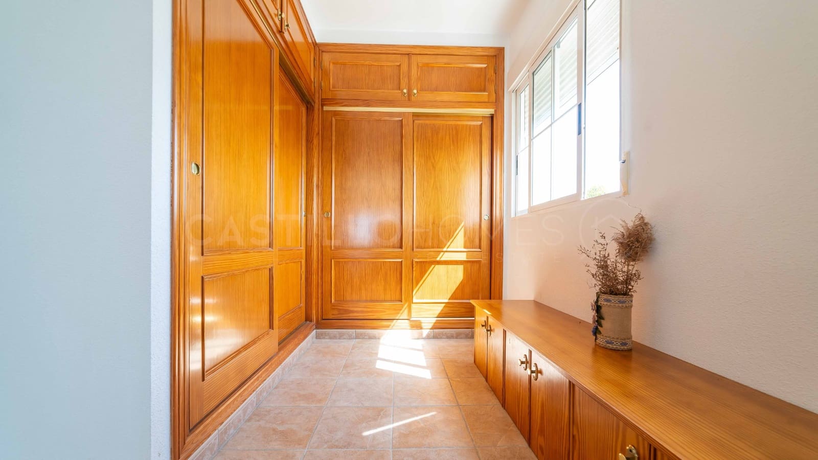 6 bedroom Villa for sale in Torrevieja with pool garage - € 539,000 (Ref: 10116827)