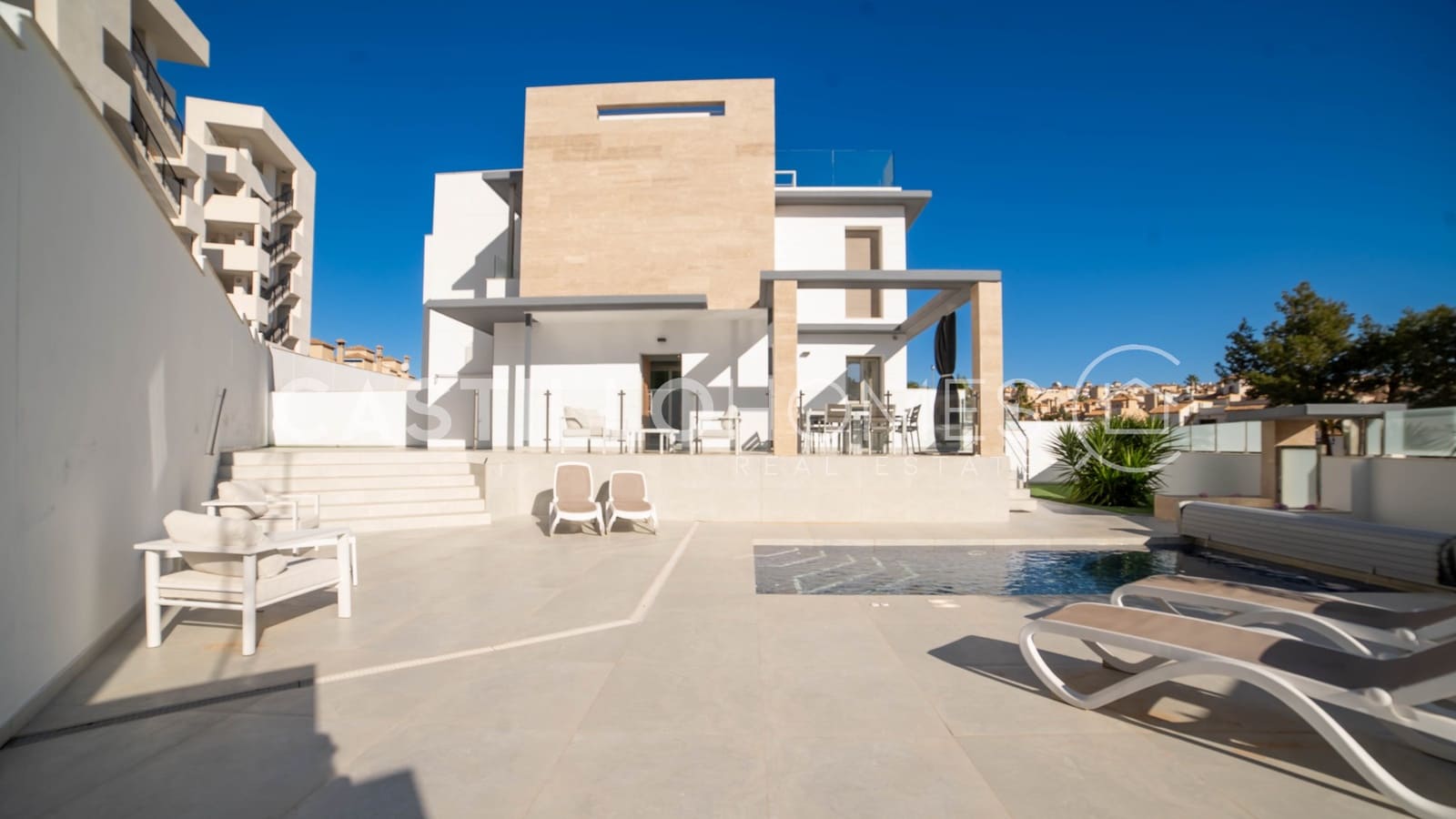 4 quarto Moradia para venda em Orihuela Costa com piscina garagem - 525 000 € (Ref: 10116835)