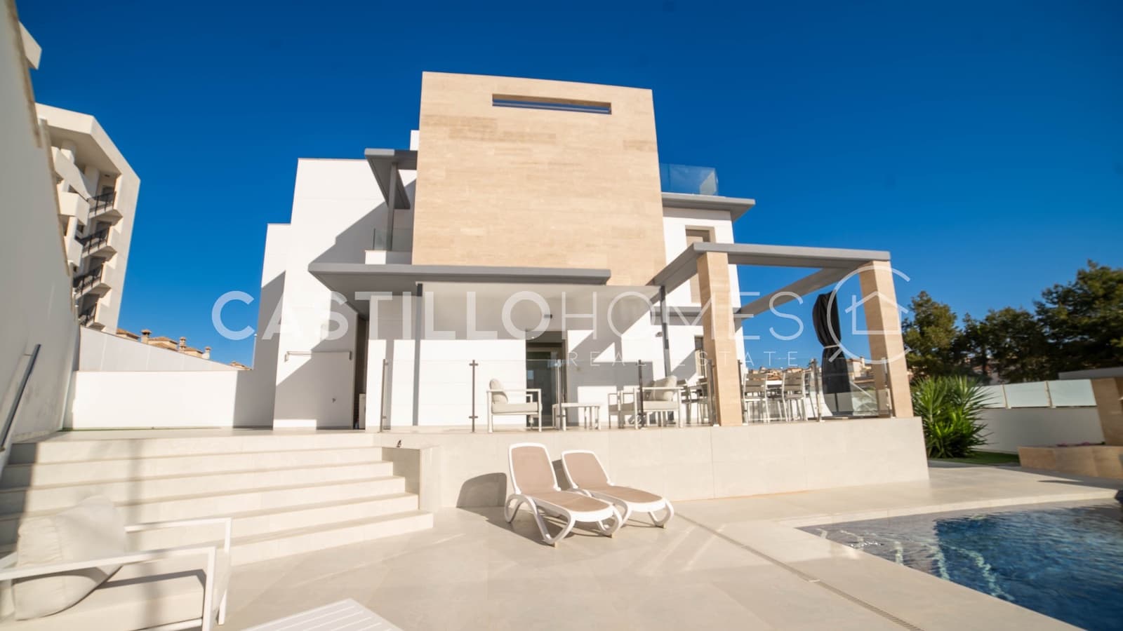 4 quarto Moradia para venda em Orihuela Costa com piscina garagem - 525 000 € (Ref: 10116835)