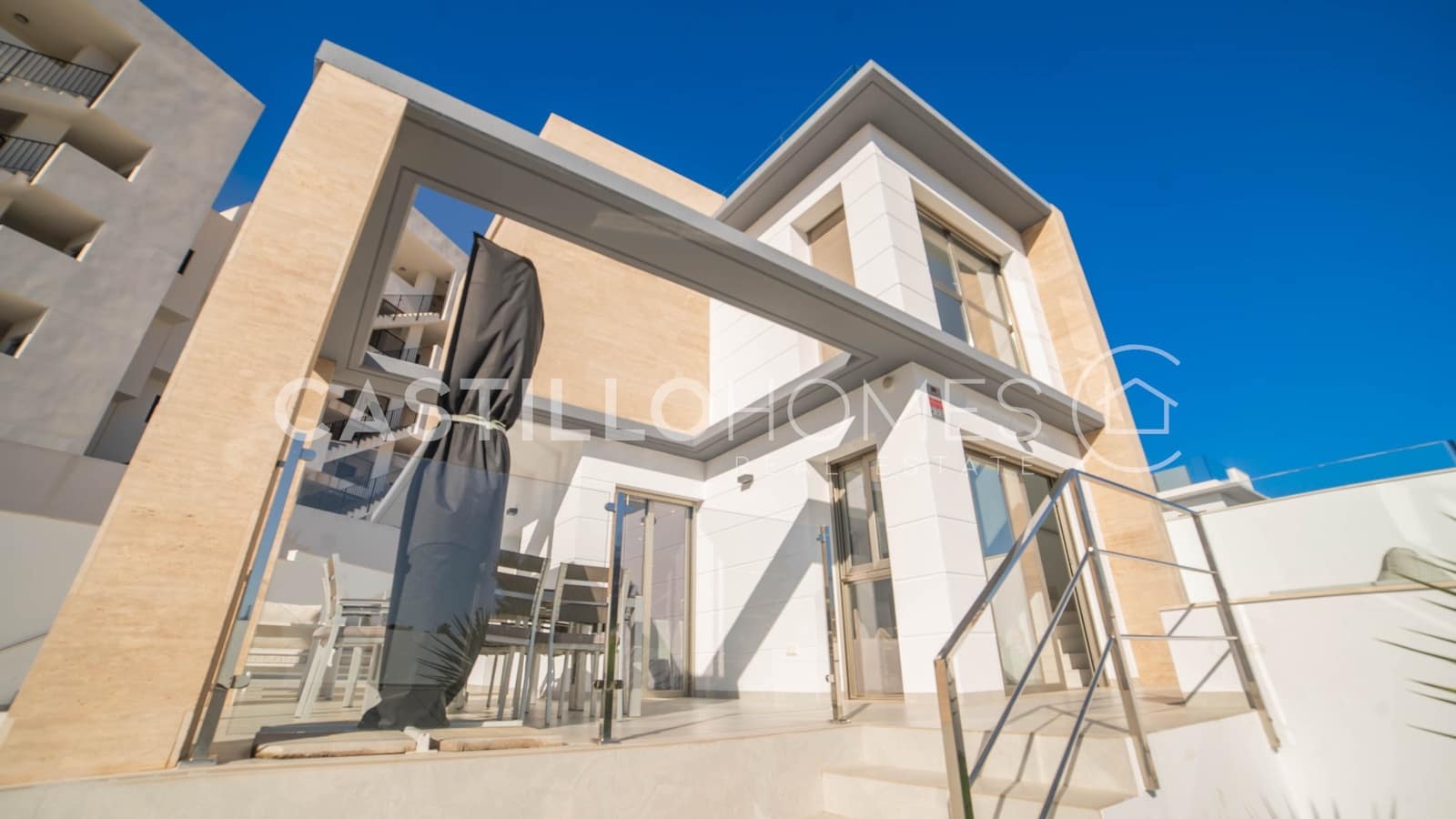 4 quarto Moradia para venda em Orihuela Costa com piscina garagem - 525 000 € (Ref: 10116835)