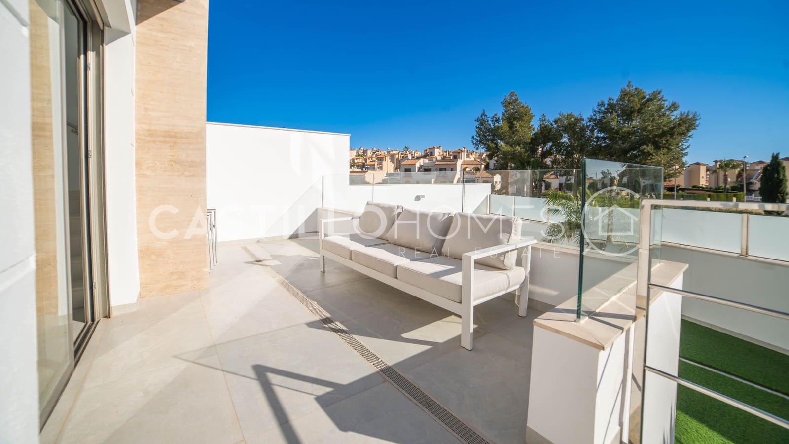 4 quarto Moradia para venda em Orihuela Costa com piscina garagem - 525 000 € (Ref: 10116835)