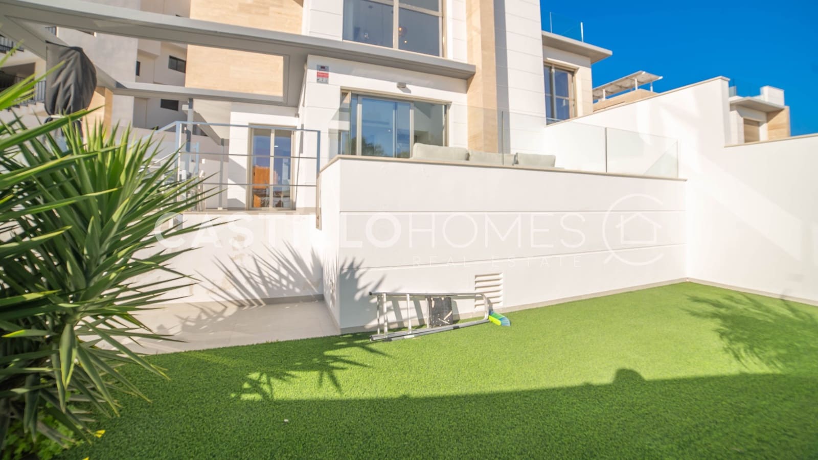 4 quarto Moradia para venda em Orihuela Costa com piscina garagem - 525 000 € (Ref: 10116835)