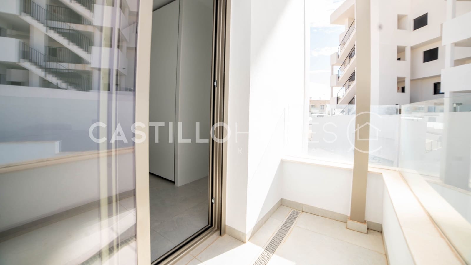 4 quarto Moradia para venda em Orihuela Costa com piscina garagem - 525 000 € (Ref: 10116835)