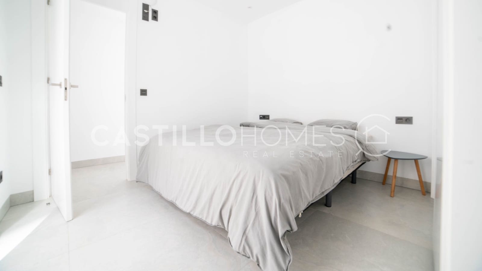 4 quarto Moradia para venda em Orihuela Costa com piscina garagem - 525 000 € (Ref: 10116835)