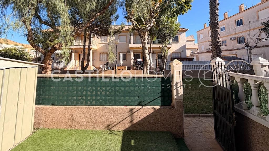 2 makuuhuone Bungalow myytävänä paikassa Orihuela Costa mukana uima-altaan 
autotalli - 159 000 € (Ref: 10116920)