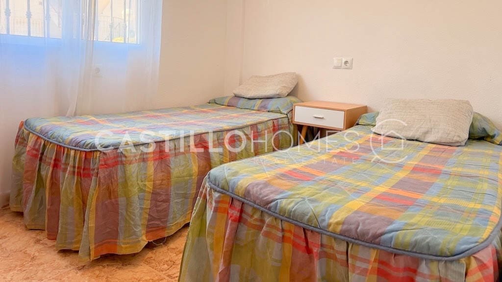 2 makuuhuone Bungalow myytävänä paikassa Orihuela Costa mukana uima-altaan 
autotalli - 159 000 € (Ref: 10116920)