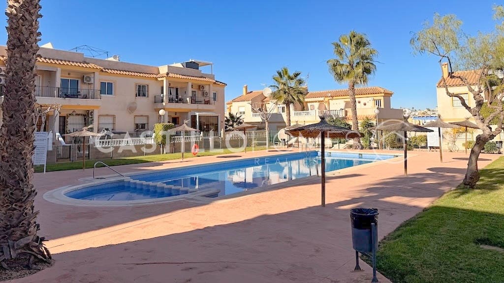2 makuuhuone Bungalow myytävänä paikassa Orihuela Costa mukana uima-altaan 
autotalli - 159 000 € (Ref: 10116920)