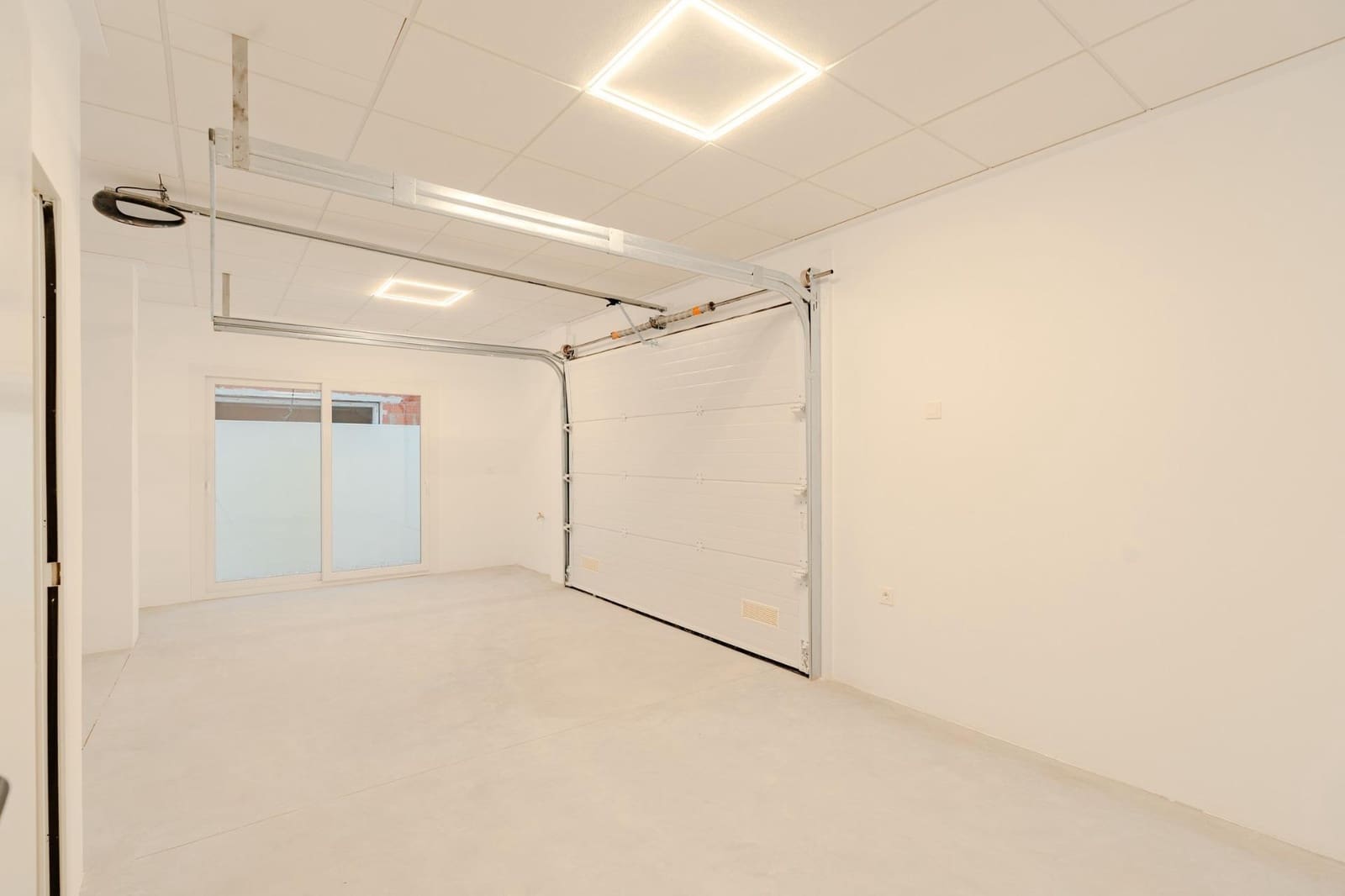 3 sypialnia Willa na sprzedaż w Los Alcazares z basenem garażem - 467 000 € (Ref: 10117009)