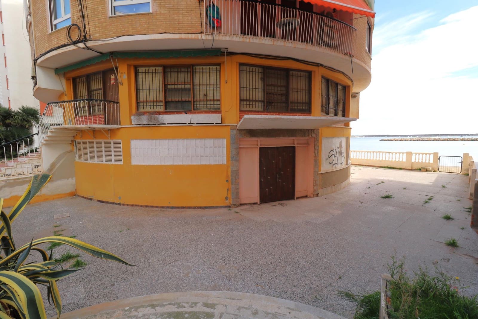 Gewerbe zu verkaufen in Torrevieja - 465.000 € (Ref: 10130800)