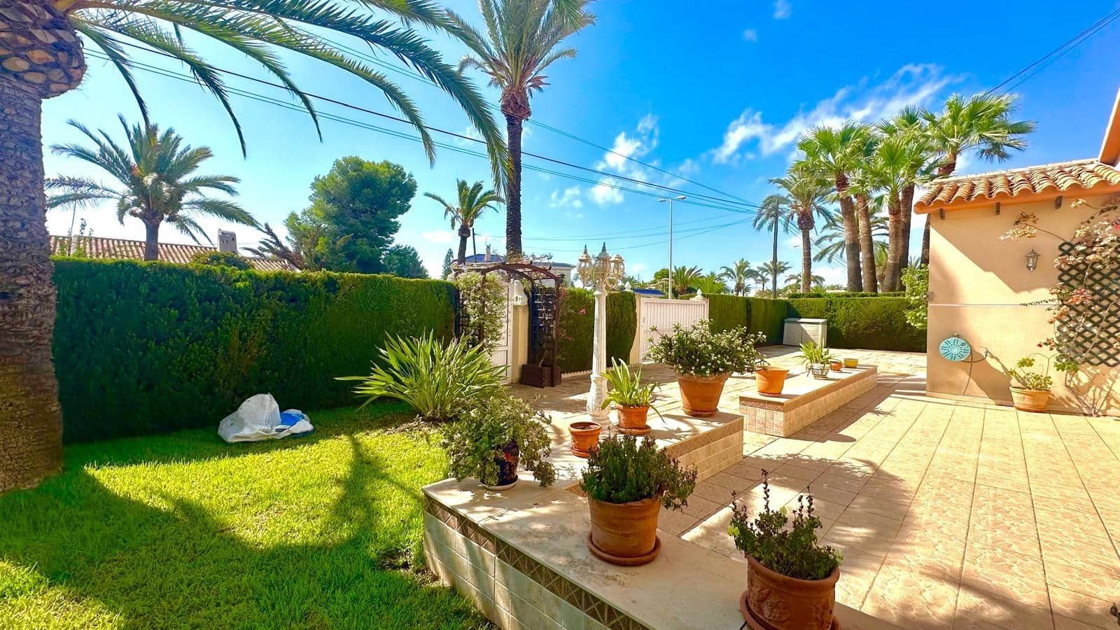 3 soveværelse Villa til salg i Cabo Roig med swimmingpool garage - € 850.000 (Ref: 10130823)