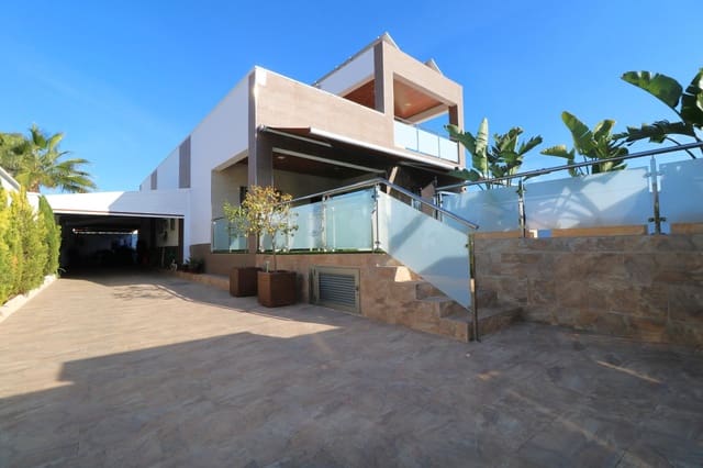 4 soverom Villa til salgs i El Chaparral - La Siesta - La Torreta, Torrevieja med svømmebasseng - € 785 000 (Ref: 10130829)