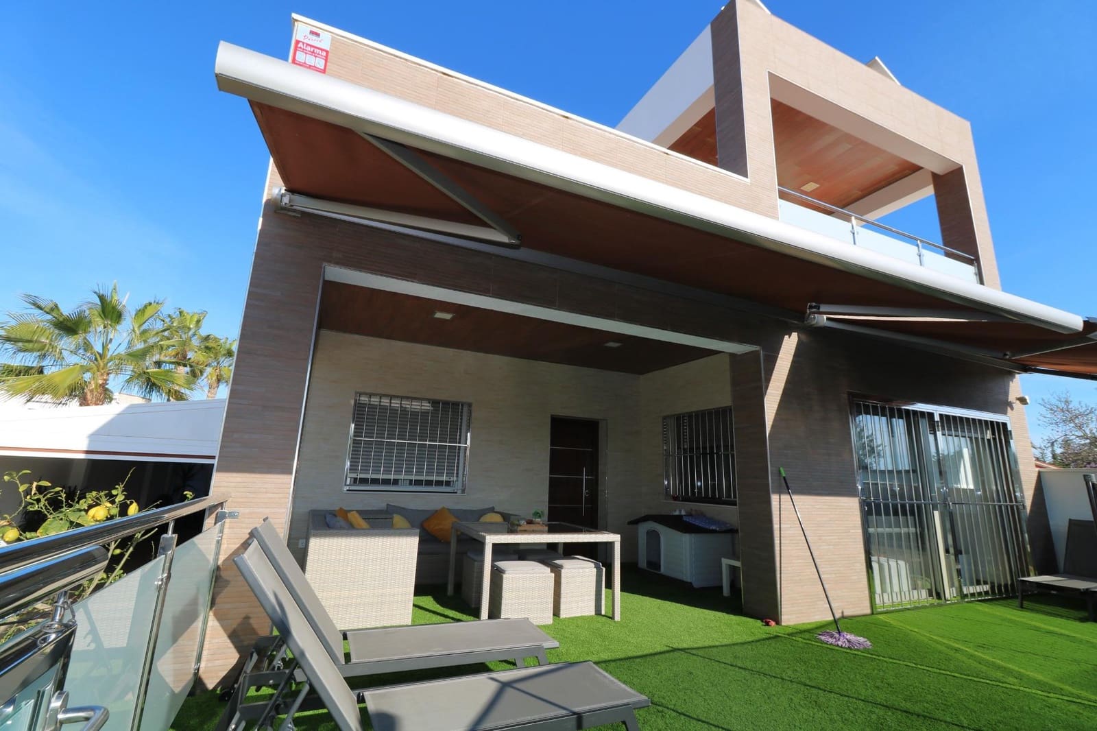 4 soverom Villa til salgs i Torrevieja med svømmebasseng - € 785 000 (Ref: 10130829)