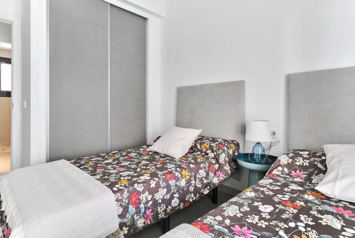 2 quarto Apartamento para venda em Torrevieja com piscina garagem - 380 000 € (Ref: 10132211)