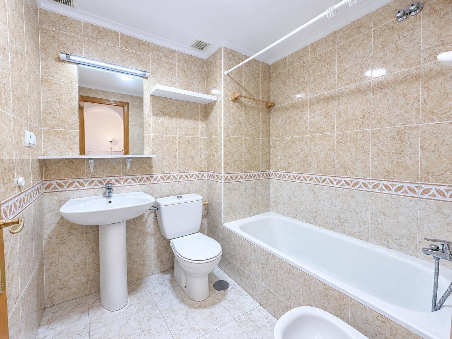 2 chambre Appartement à vendre à Torrevieja avec piscine - 149 000 € (Ref: 10132212)