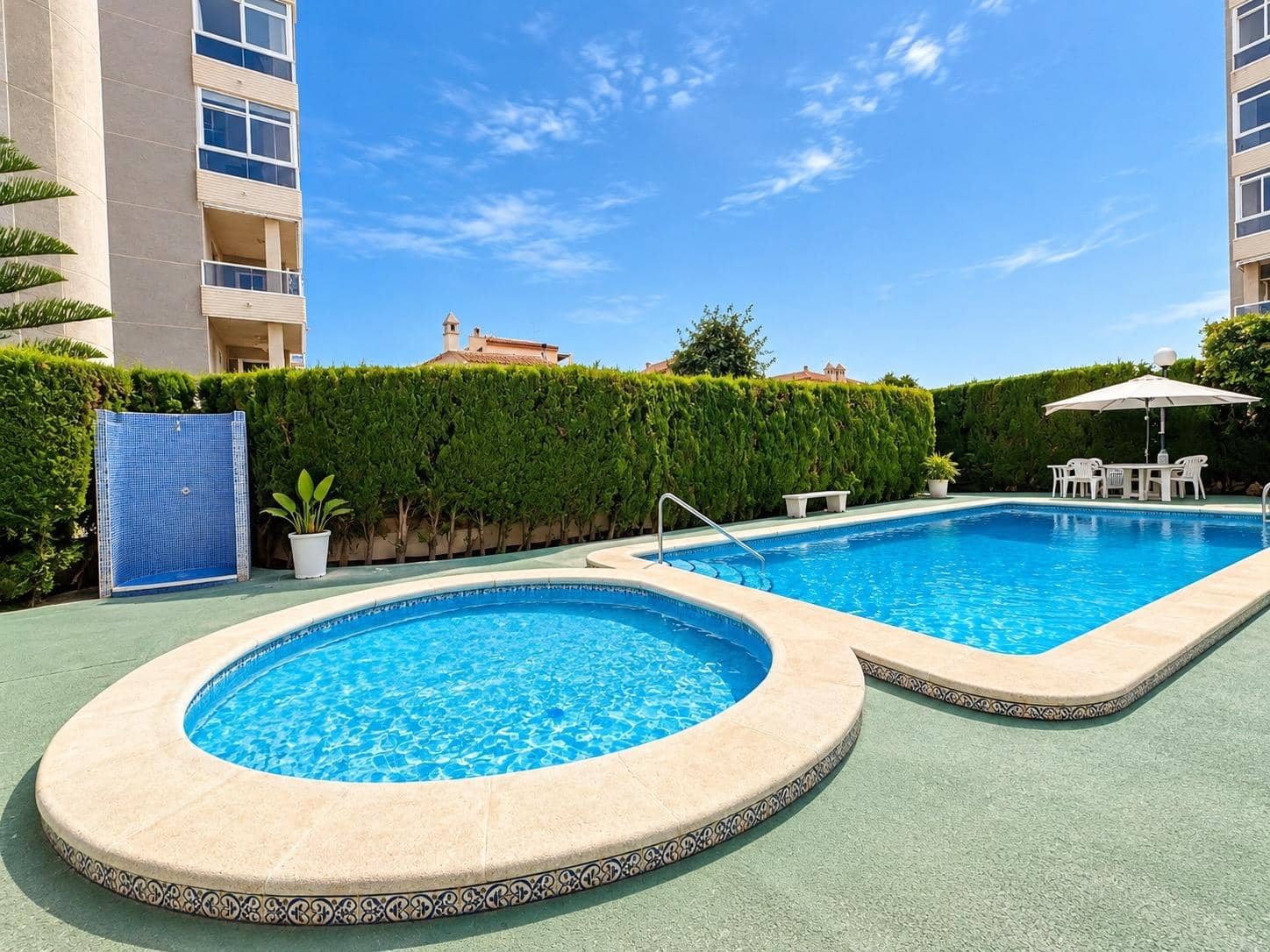 2 chambre Appartement à vendre à Torrevieja avec piscine - 149 000 € (Ref: 10132212)