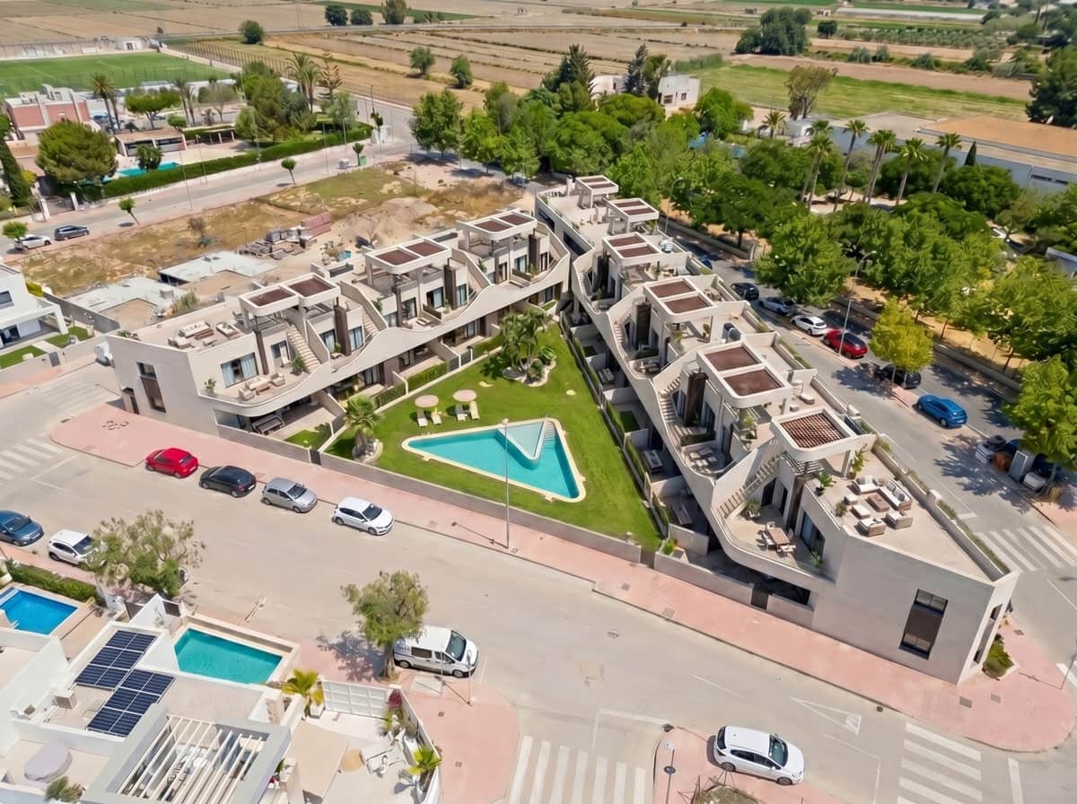 Chalet de 2 habitaciones en San Fulgencio en venta con piscina garaje - 233.900 € (Ref: 10132261)